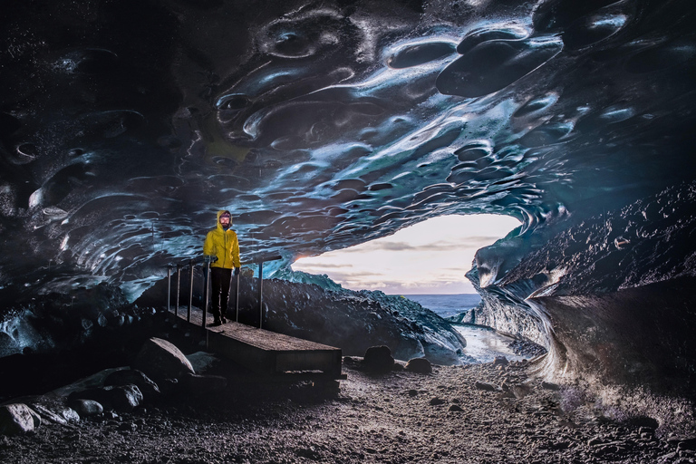 Excursion Premium dans la grotte de glace bleue - soupe chaude et boisson chaude incluses.Visite guidée de la grotte de glace bleue Vatnajökull Premium