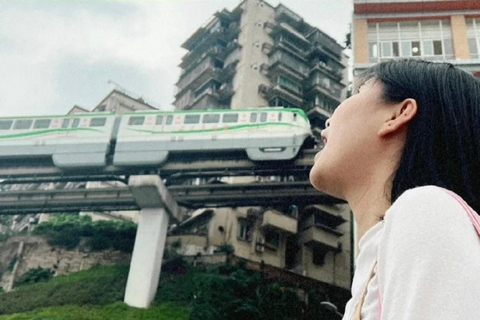 Chongqing : 1941 Theater + Hot Pot Private Group Day TourExcursion d&#039;une journée avec un groupe privé anglophone