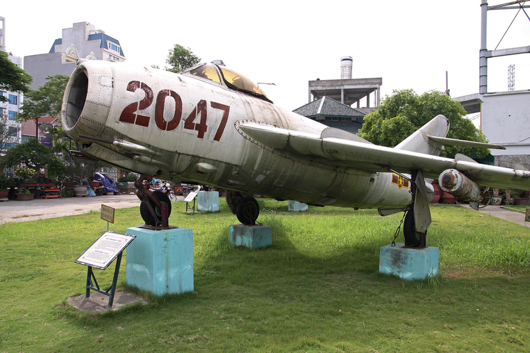 Hanói: Museu dos restos da guerra do Vietname e rua do comboio local