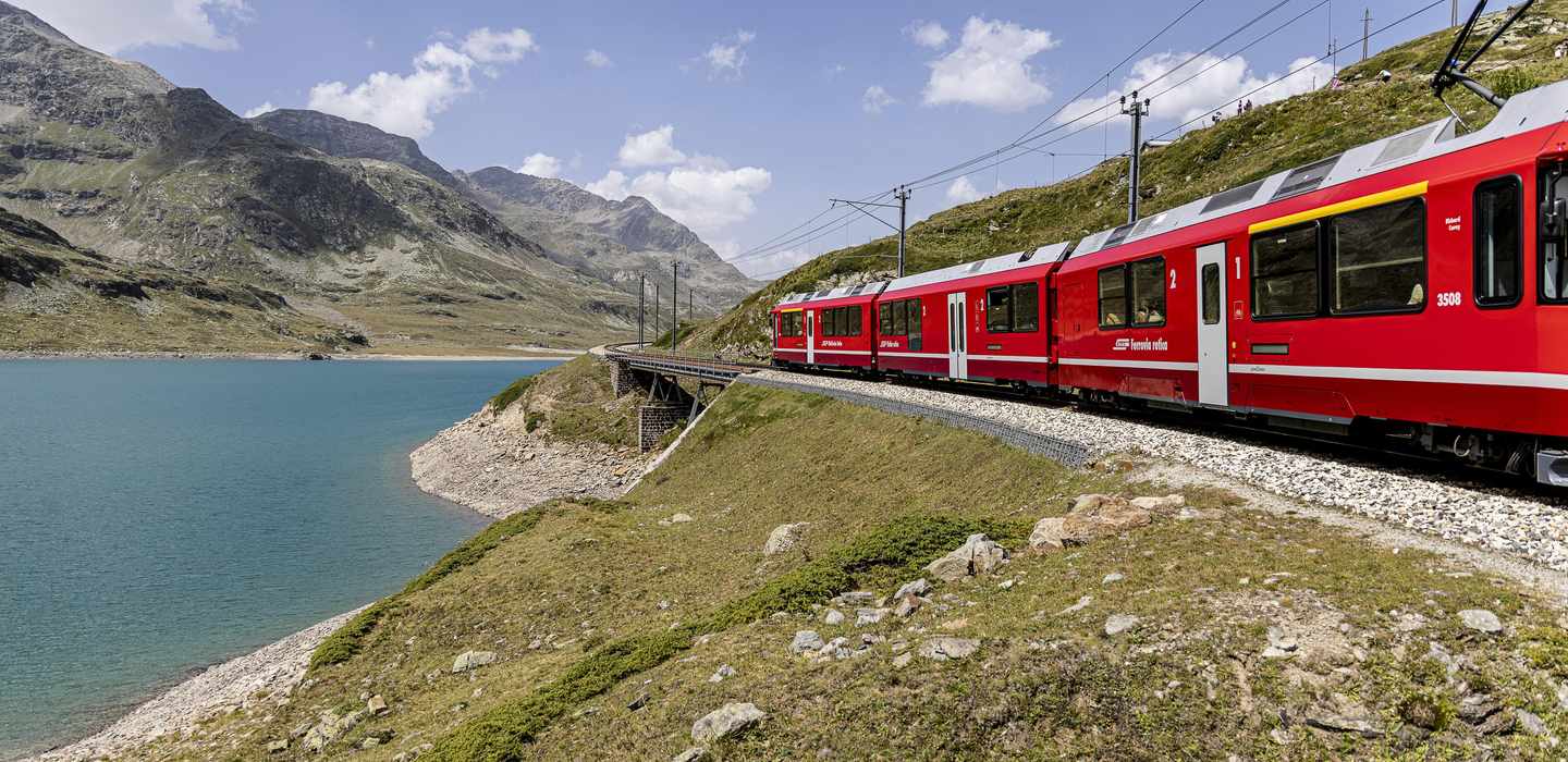 Von Mailand: Comer See, St. Moritz & Bernina-Express