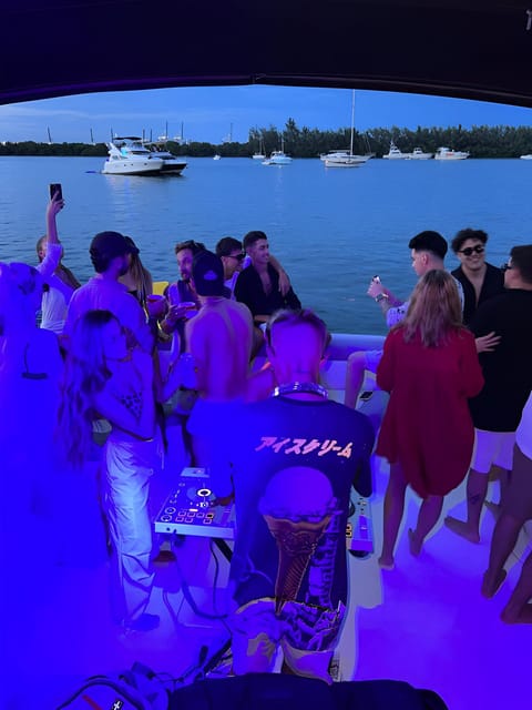 Miami: Nightlife & Party in Biscayne Bay with Champagne | GetYourGuide