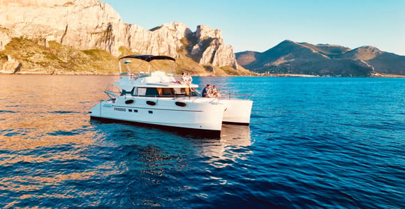 Palermo: Tour al Tramonto in Catamarano con Aperitivo e Snorkeling Incluso