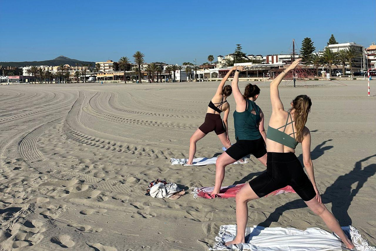 Alicante: Beach Yoga Class at Playa del Postiguet (English)