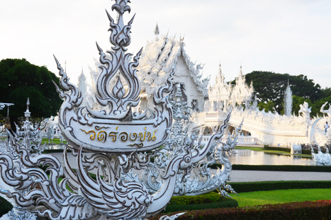 From Chiang Mai: Chiang Rai's Temples and Golden Triangle White Temple, Blue Temple, Wat Phra Keaw and Golden Triangle