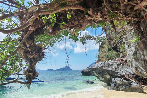 El Nido: Best Private C+D Island-Hopping Tour with Lunch