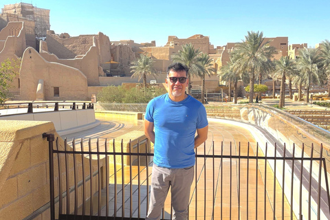 Riyadh: Cultural Guided City Tour & Historic Old Attractions Full-day shared group guided tour with Saudi lunch or dinner