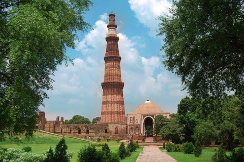 Delhi : Old and New Delhi visite guidée d'une journée ou demi-journée en voitureVisite d'une journée complète avec transport, guide et droits d'entrée