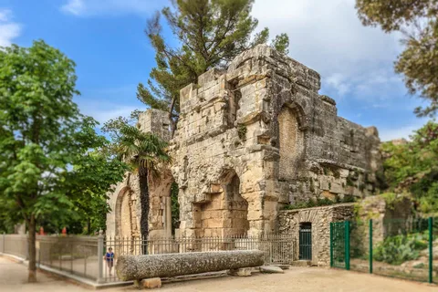 Nimes, crónica de un legado desde la Ilustración hasta la Belle Époque.