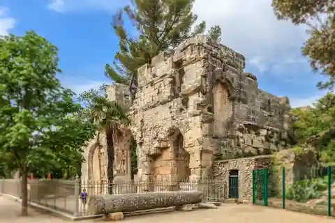 Nimes, crónica de un legado desde la Ilustración hasta la Belle Époque.