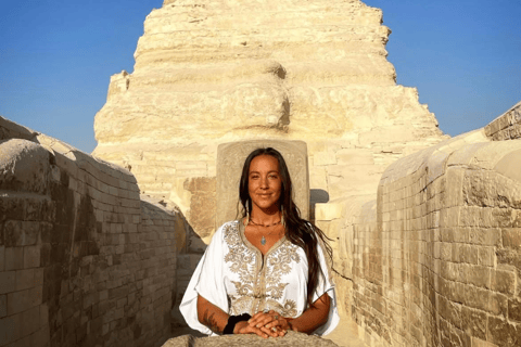 Pyramides, Sakkara et Memphis - Visite privée avec déjeunerVisite privée avec guide, transfert et déjeuner, à l&#039;exclusion des droits d&#039;entrée.