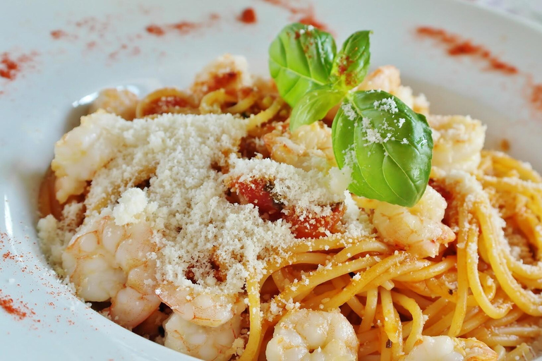 千叶日式韩式餐厅晚餐与猫舞表演千夜日式韩式餐厅 晚餐搭配猫舞表演