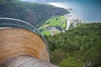 Flåm, Borgund Stave Church, Lærdal y Stegastein Tour - Housity