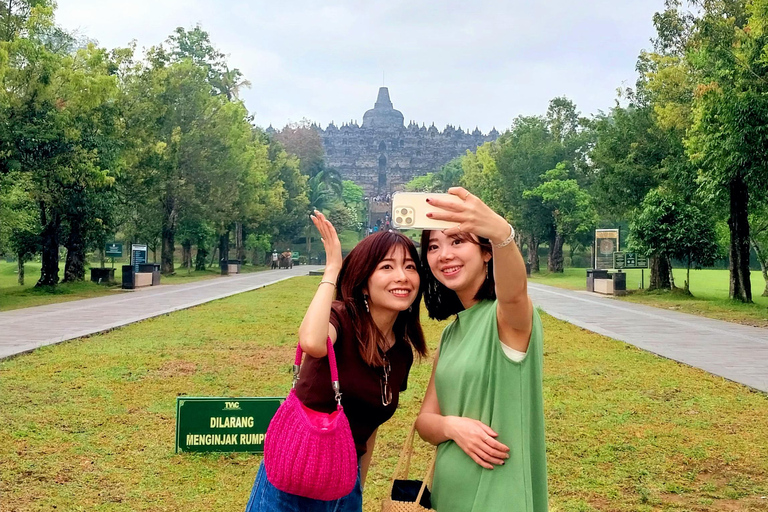 Yogyakarta: Batik Workshop & Borobudur Sunset PRIVATE - All Inclusive