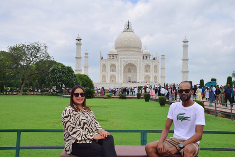 From Delhi: Taj Mahal & Agra Trip by Gatimaan Express Train All Inclusive Chair Car Train, Car, Guide, Ticket, Lunch