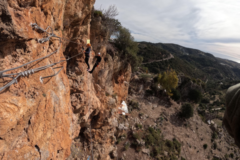 Von Estepona aus: Vía Ferrata de Casares - geführte Klettertour