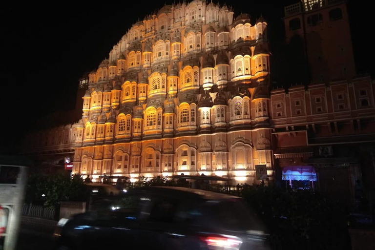 Jaipur : Visite nocturne d&#039;Amer et de la ville rose en jeep à ciel ouvert.