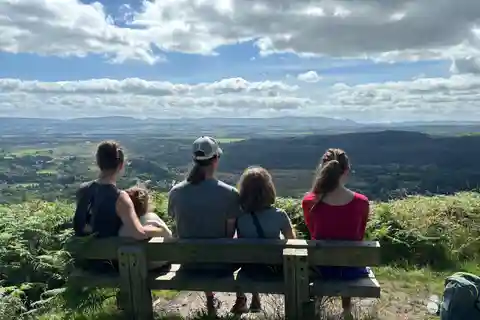 Edinburghista: Highland Hike, Loch Paddle, and Castles, ja linnoja