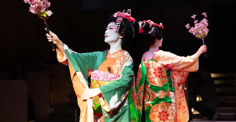 Kyoto: Sumo Show Experience with Chicken Hot Pot & Souvenir photo 4