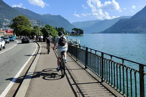 De Moltrasio: Passeio panorâmico de bicicleta pelo Lago de Como com opção de almoço