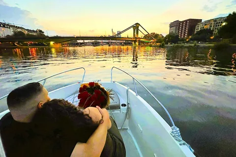 Frankfurt: Tour en barco romántico privado por el horizonte