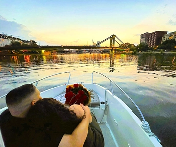 Frankfurt: Tour en barco romántico privado por el horizonte