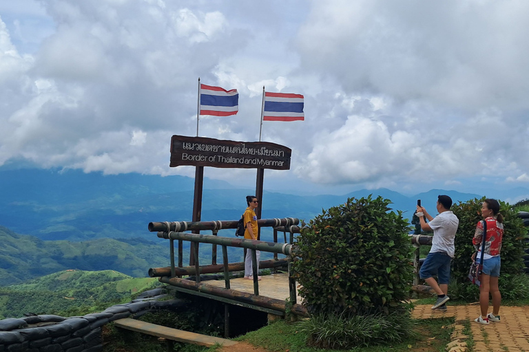 From Chiang Rai: Famous Temples and Golden Triangle Day Tour Private Day Tour