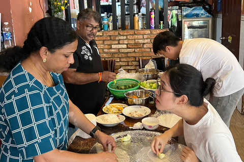 Privétour met kookles en vrouwelijke gids in Ho Chi Minh