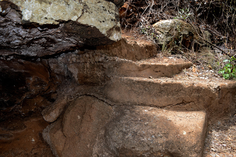 Lake Chala Tour: Hiking &/or Kayaking Lake Chala: Hiking to Border Rock