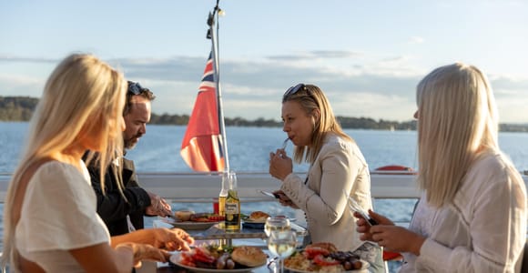 Lake Macquarie: Cruise with Lunch on the Lake