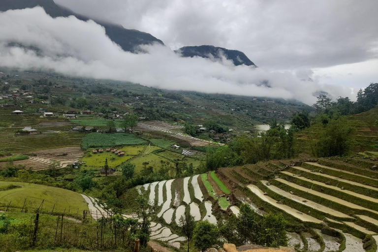 Sa Pa: Cat Cat Village Tour to Visit the Hmong People