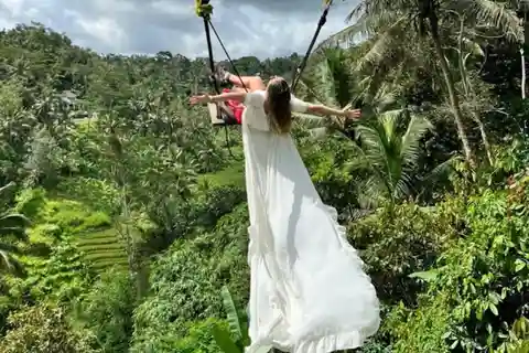 Bali : Balançoire de Bali, forêt de singes, rizière, cascade
