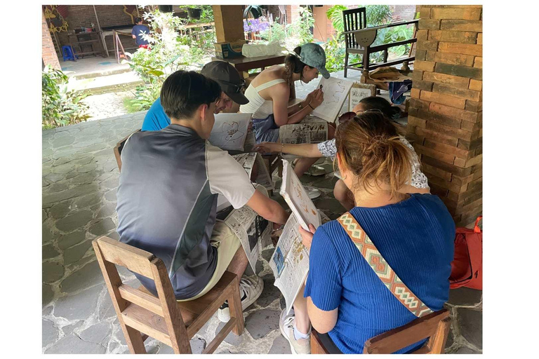 Tour particular pela fabricação de batik e pela vila de Borobudur