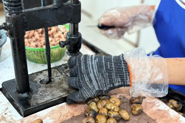 Phuket: Half-Day Morning City Tour with Local Factory