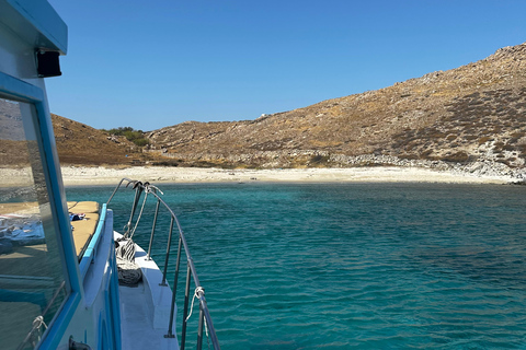 Mykonos : croisière d'une demi-journée en bateau antique sur la côte sudMykonos : tour en bateau demi-journée plages du sud