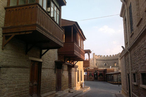 Baku: Old City Guided Walking Tour Baku Old City with professional guide group & private tour