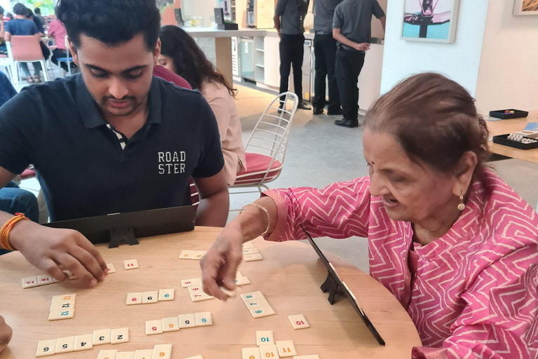 The Boardgame Den - Gezellig met de plaatselijke bevolking bordspellen spelen