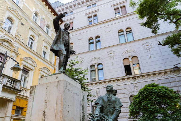 Palace District Evening Culinary, Wine, and History Walk Small Group Dinner Walk