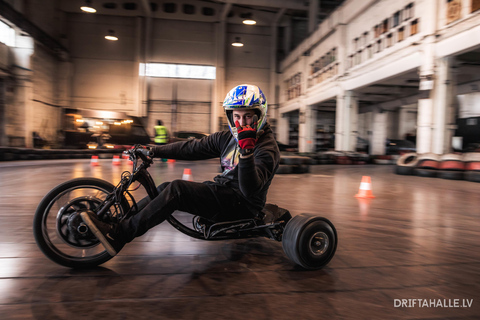 Riga | Drifta Halle: Paseo extremo de 20 minutos en un triciclo a la deriva