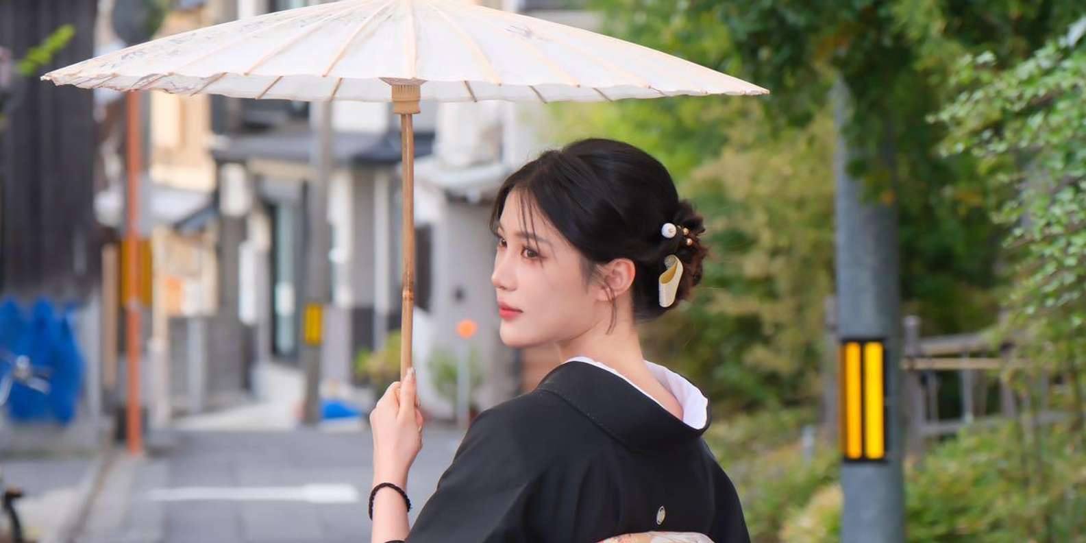 Kyoto experience — temples, geisha, bamboo grove — image 9