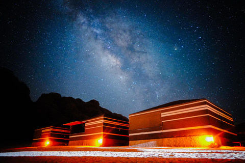 Wadi Rum: Bedouin Family Visit, Desert Safari & Dinner