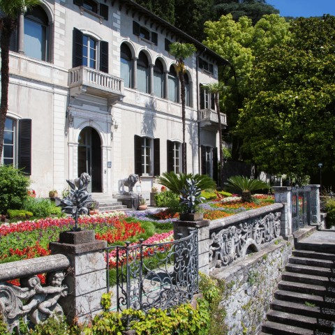 Visit Villa Monastero in Varenna with aperitif in Varenna, Italy