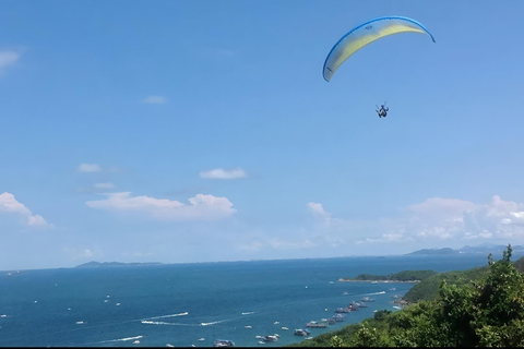 Pattaya Koh Larn Island: Tandem Paragliding Flight Trip Silver Tandem Paragliding Flight – 20 Minutes of Sky-High