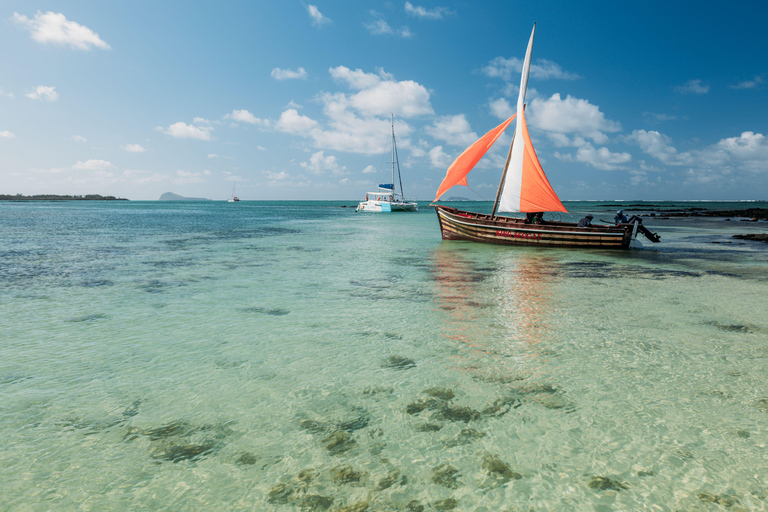 3Croisière dans les îles du Nord, déjeuner sur l'île et plongée avec masque et tuba à Coin de MireCroisière dans les îles du Nord, déjeuner sur l'île et plongée avec masque et tuba à Coin de Mire