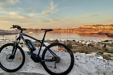 Santorini: Around the Island by Electric Bike Santorini: Around the Island by e-scooter