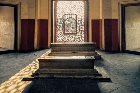 From Delhi: 3/4/5/7 Days Golden Triangle Tour with Varanasi 3 Days Golden Triangle Tour w/Varanasi without Accommodation