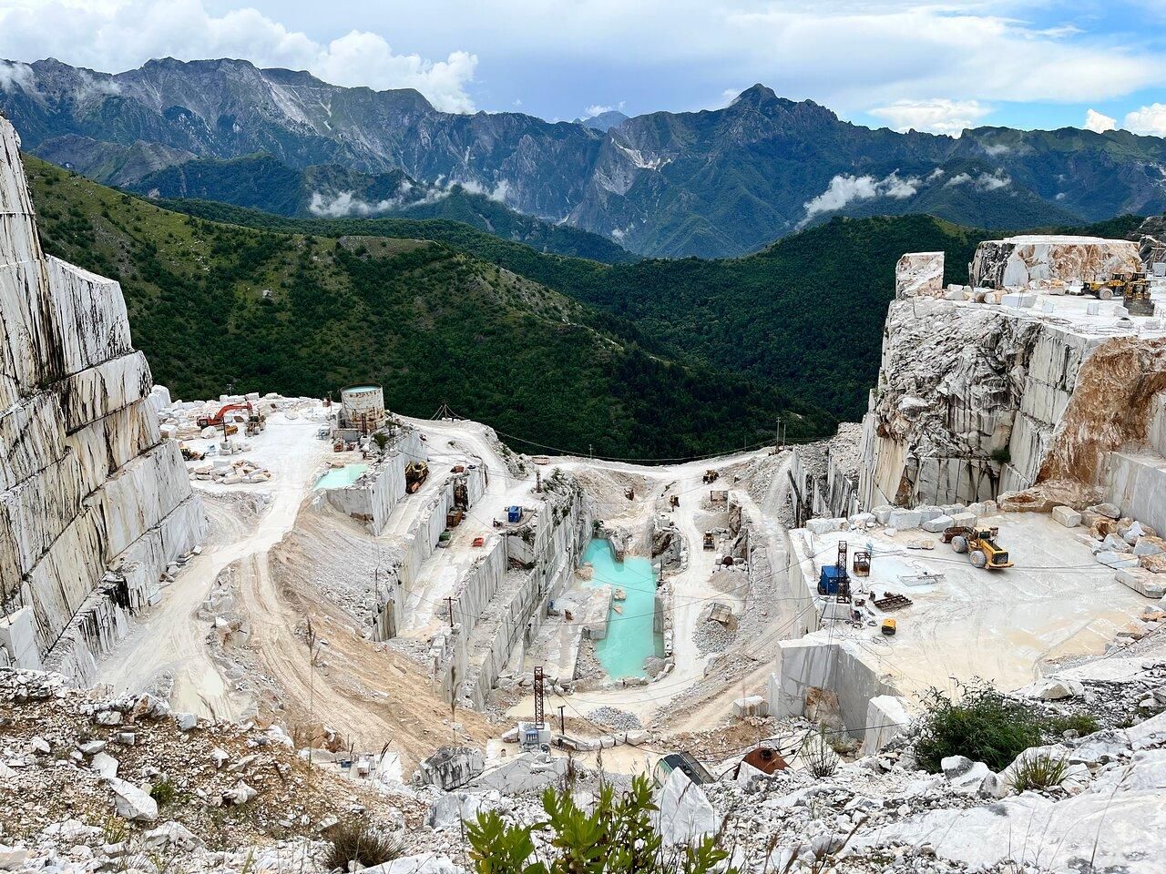 Von Carrara aus: Marmorsteinbrüche-Tour mit dem Jeep und Lardo-Verkostung