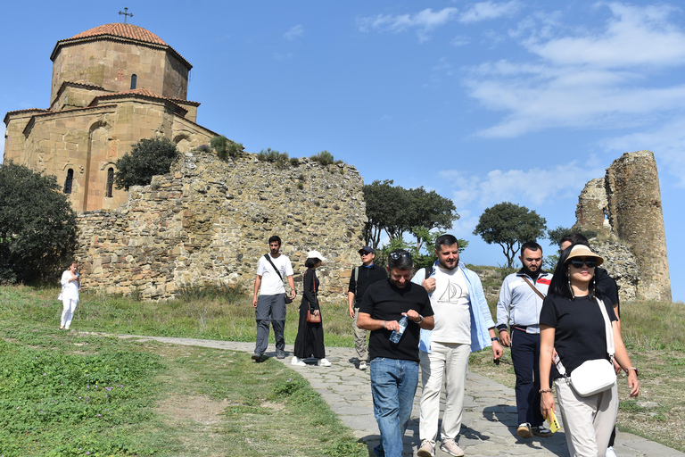 Tbilisi: 4-Day Georgia and Armenia Tour with Guide