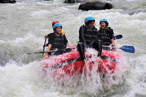 Rafting em águas brancas em Yogyakarta e passeio de jipe pelo vulcão Merapi