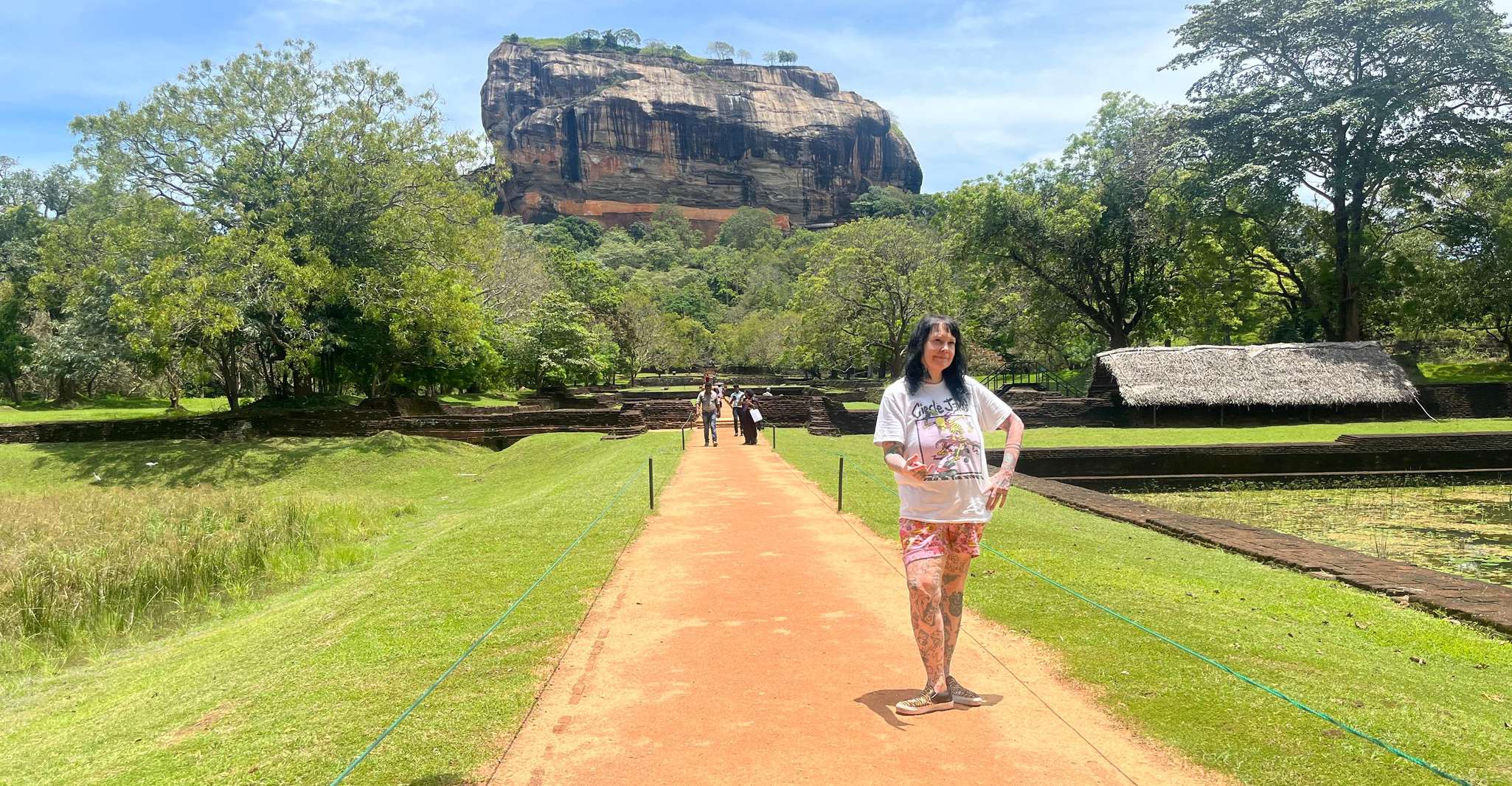 Sigiriya Dambuulla 和 Minneriya 与Pickup/Drop 连接的Sigiriya Dambulla 和 Minneriya - Hizvo