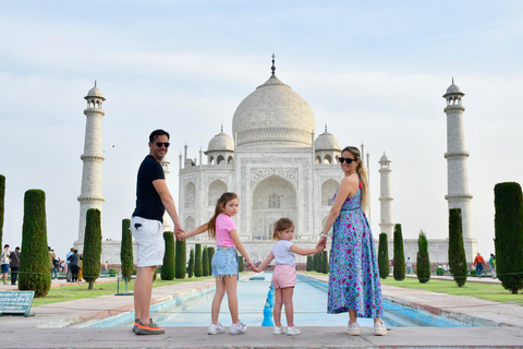 Mathura: Baby Taj, Agra Fort, and Dayal Bagh Private Tour